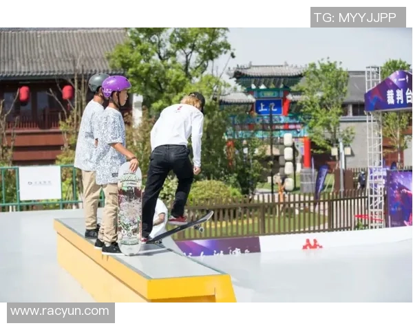 南京篮球队在锦标赛中的力量展现与战术分析全景点评