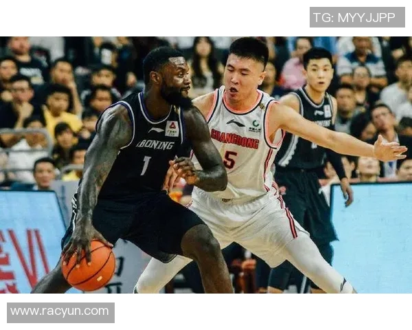 武汉足球队强势领跑联赛积分榜积分达到71分展现冠军实力