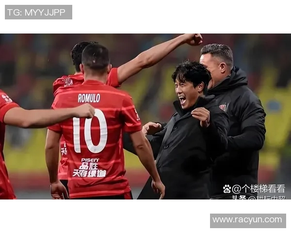 成都足球队灵活性引发热议球迷与专家观点交锋探讨球队未来发展