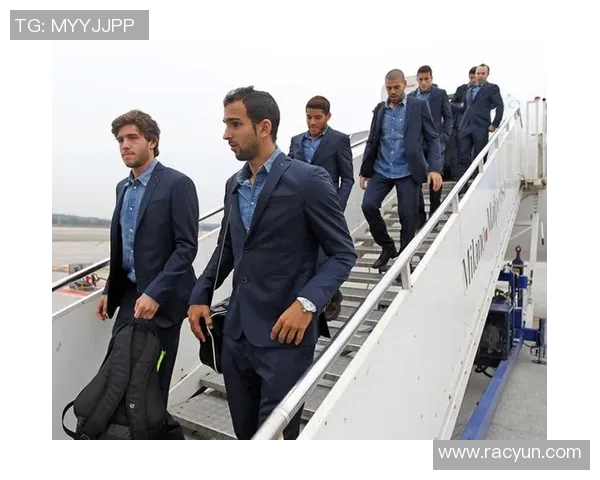 日本型男足球明星的魅力与风采展现足球场上的时尚与激情