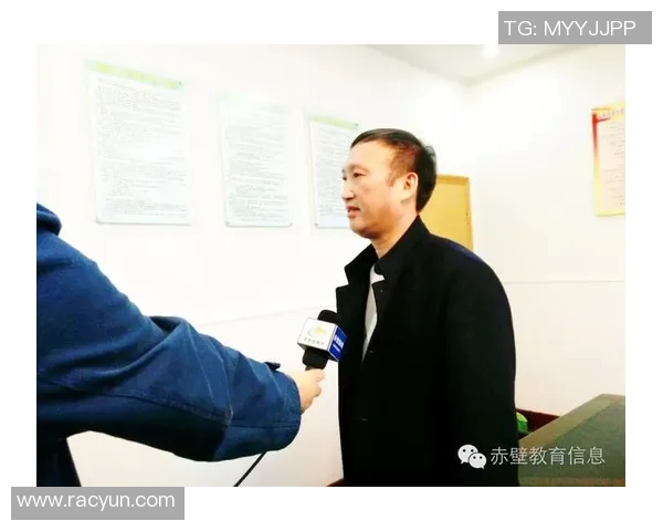 杭州羽毛球队在钻石联赛中的崛起与转型探索之路 杭州羽毛球队在钻石联赛中的崛起与转型探索之路